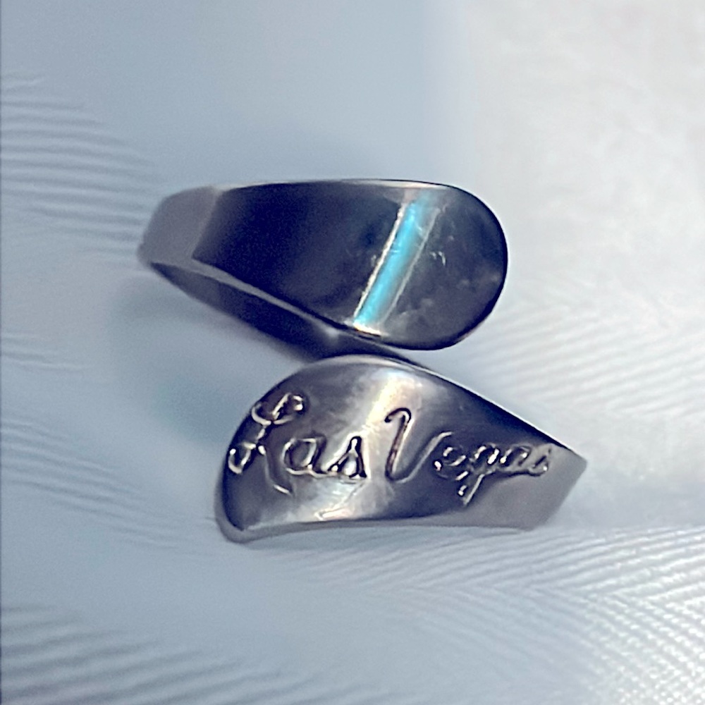Vintage Expandable Las Vegas Souvenir Ring